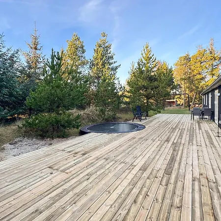 Three-bedroom In Hébergement de vacances Blåvand