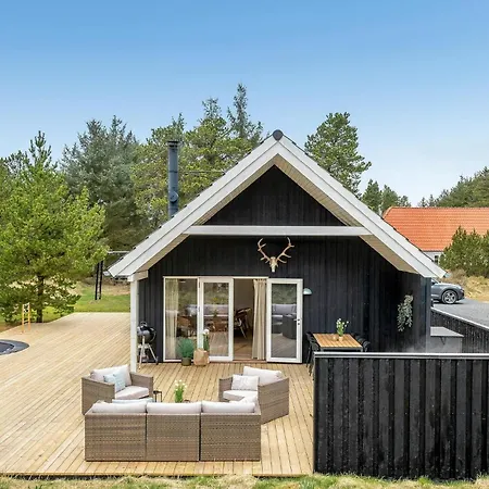 Three-bedroom In Blåvand
